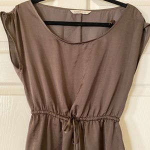 Brown dress with rope to adjust waist fit